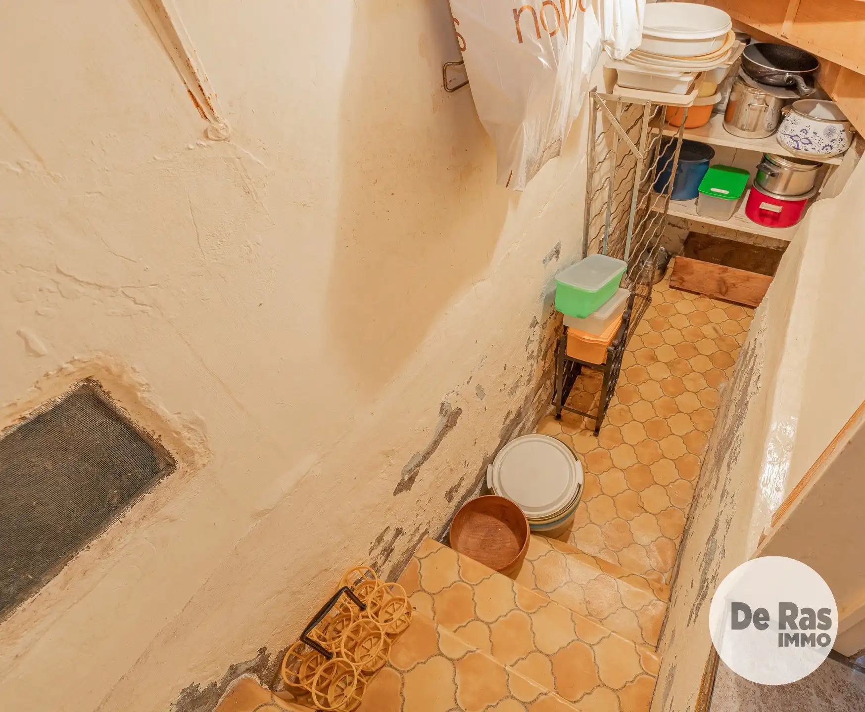SCHELLEBELLE- Te renoveren woning in een rustige verkaveling foto 25