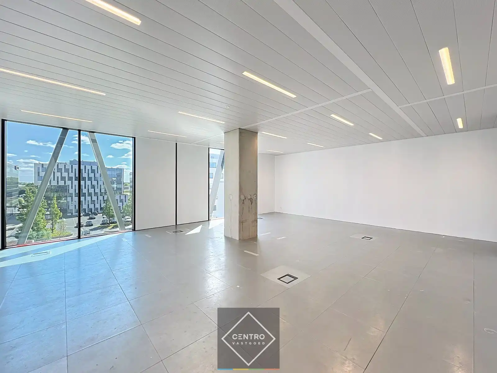 SCHERP GEPRIJSDE kantoorruimte (±240m²) met prachtige zichten in de Westwing Tower op de derde verdieping ! foto 12
