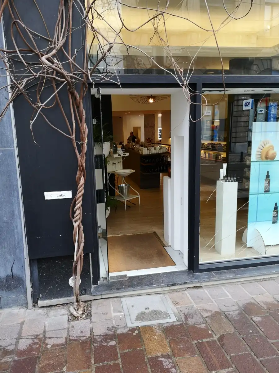 TOP gelegen handelspand foto 4