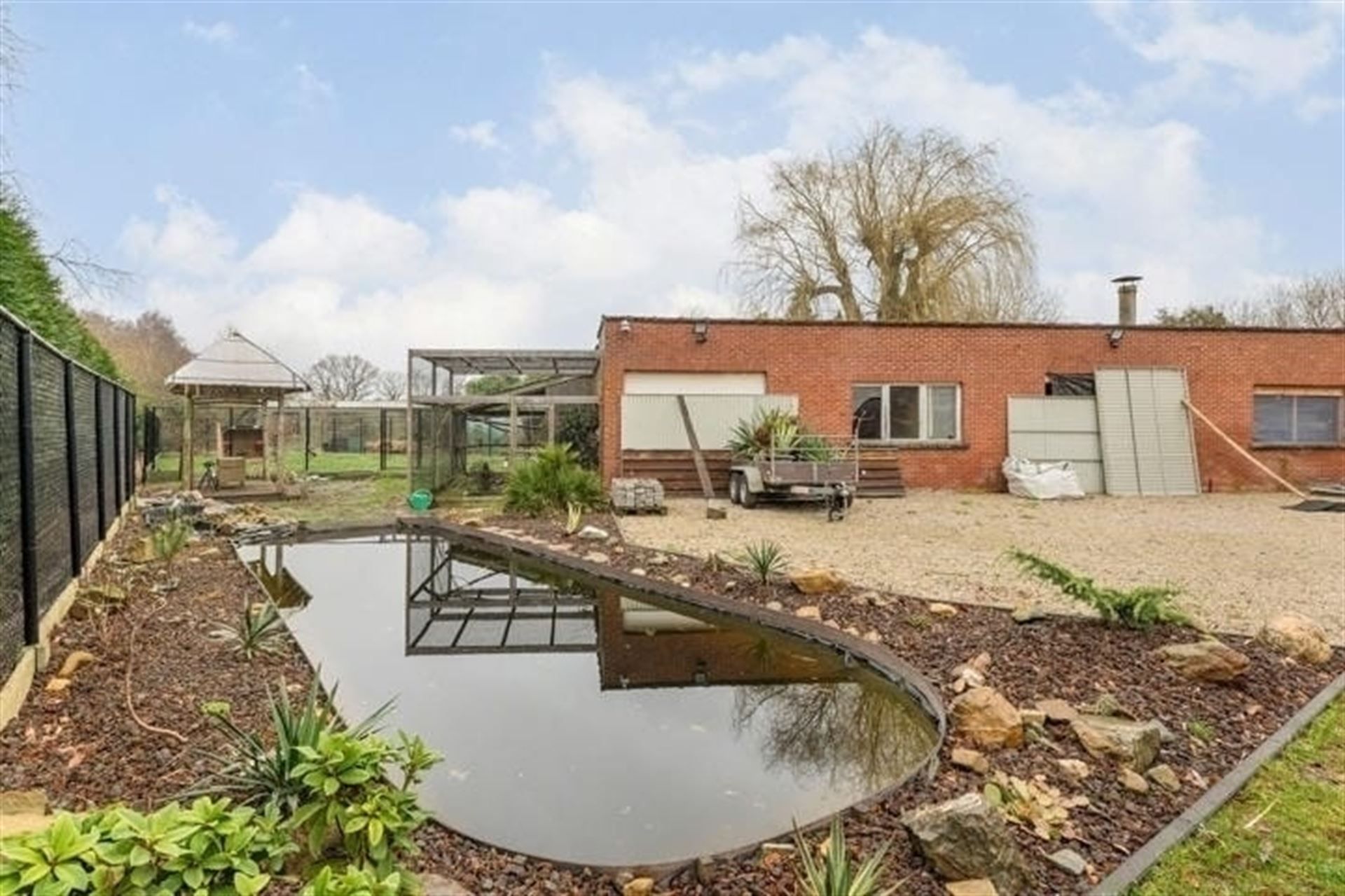 Renovatiewoning met magazijn op terrein van 1.173m² foto 8