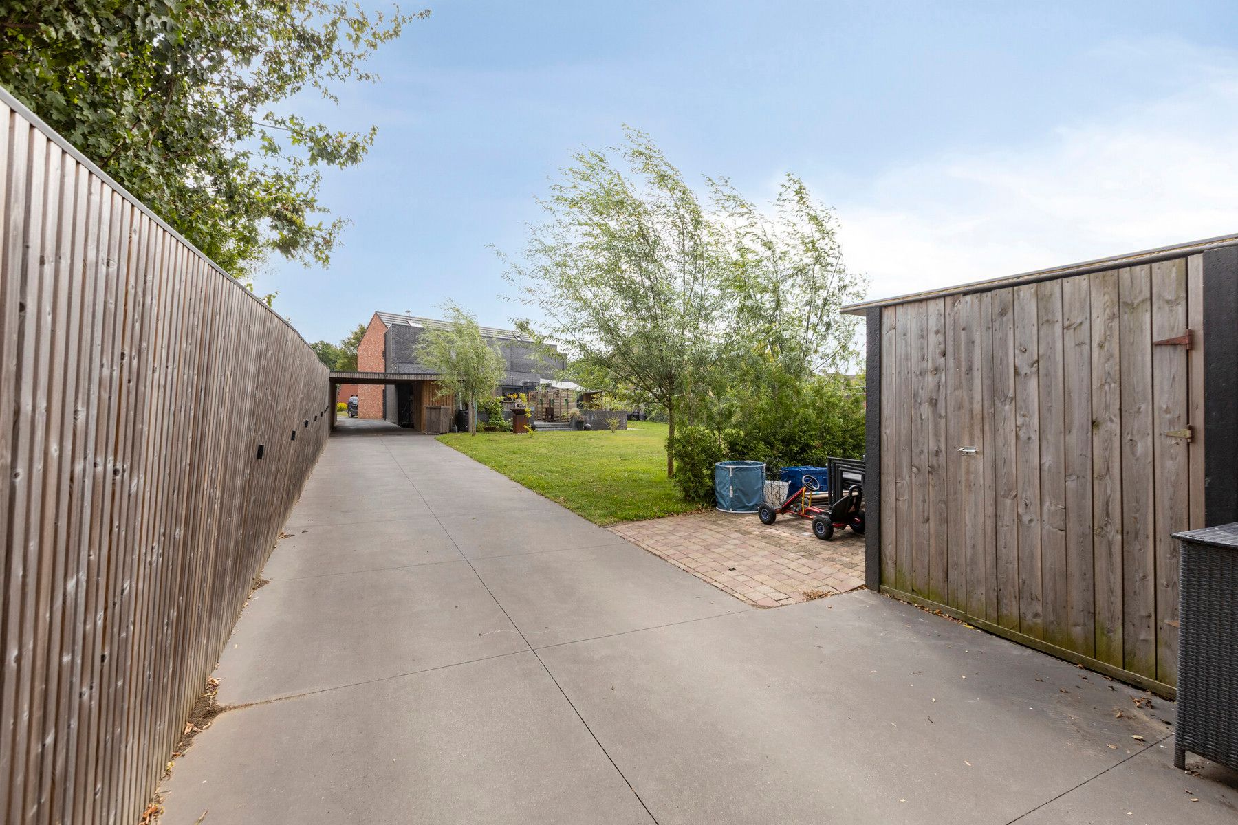 Moderne nieuwbouwwoning met 4 slaapkamers en gezellige tuin. foto 51