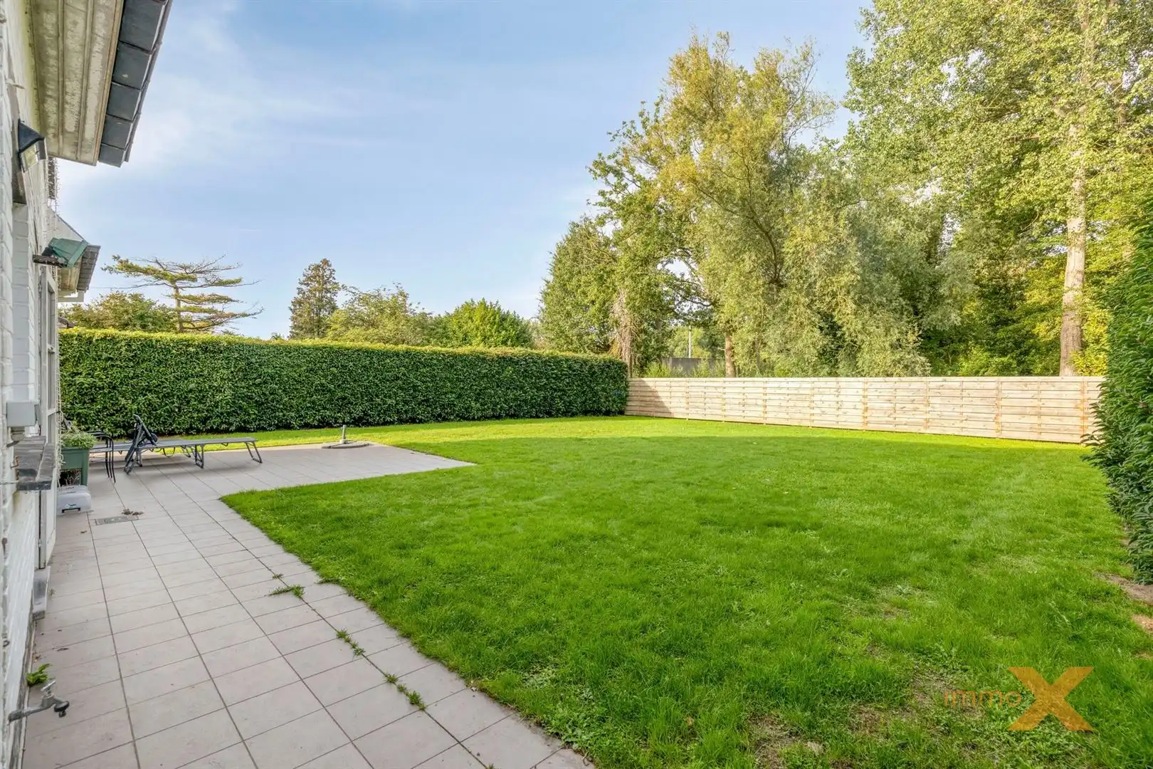 RUIME VILLA MET 4 SLPKS EN GROTE GARAGE foto 29