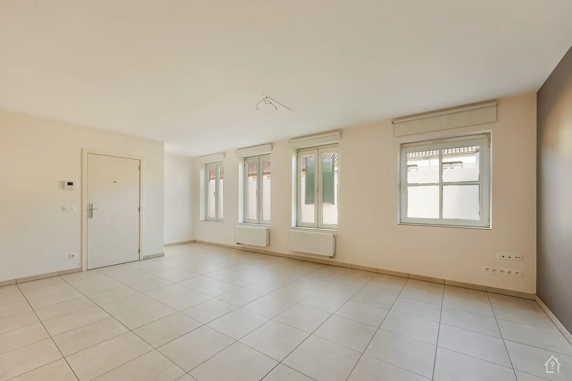 2 slaapkamer appartement met privatieve tuin en 2 parkings foto 4