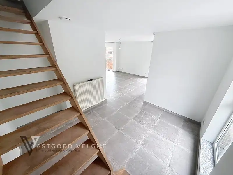 Centraal gelegen duplex appartement met 3 slaapkamers, 2 terrassen en private tuin ! foto 17