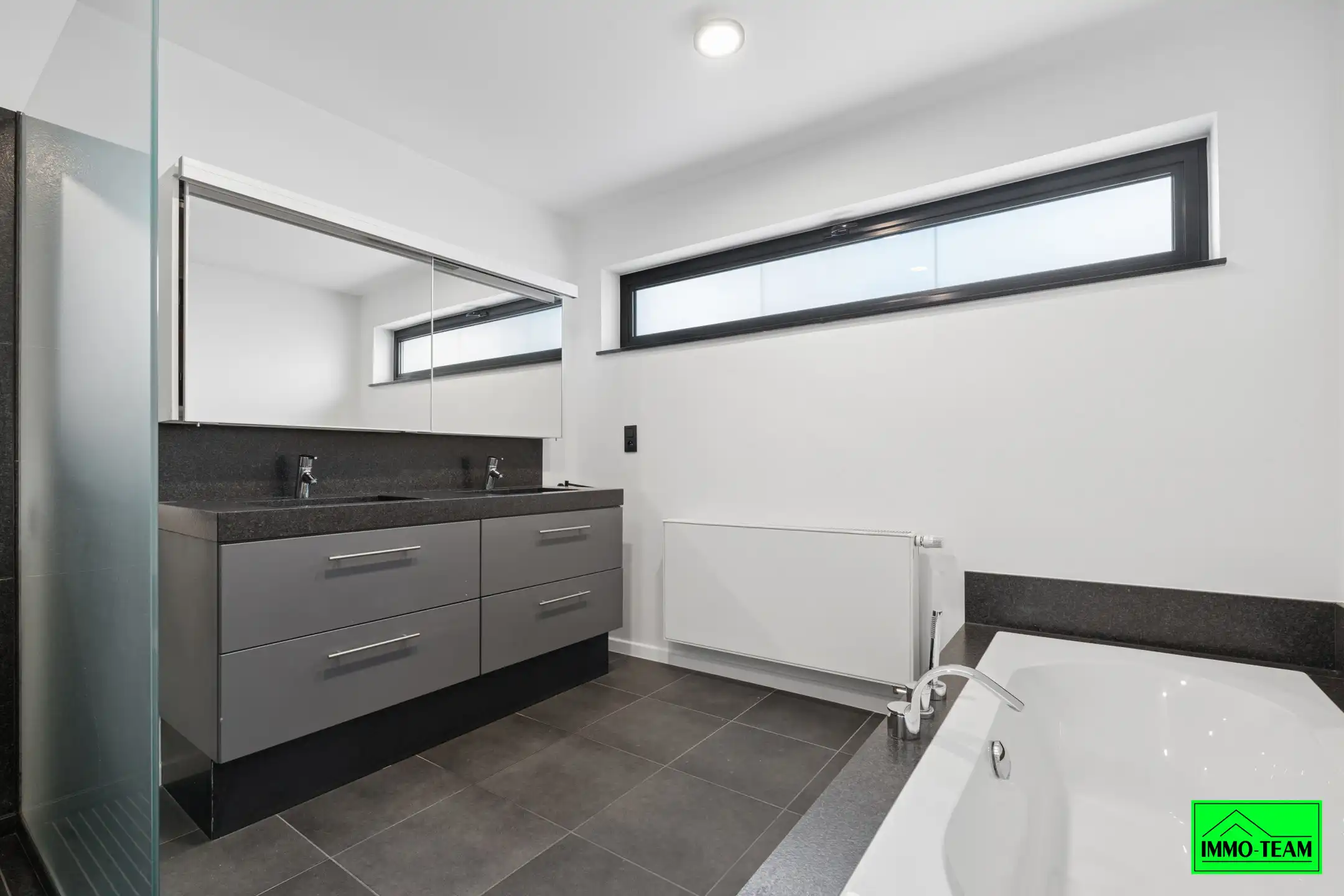 Instapklare, energiezuinige gezinswoning met tuin en garage foto 13