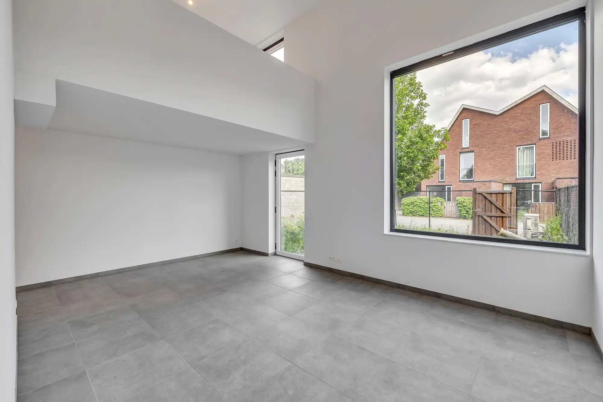 Instapklare nieuwbouwwoning met 5 slaapkamers foto 5