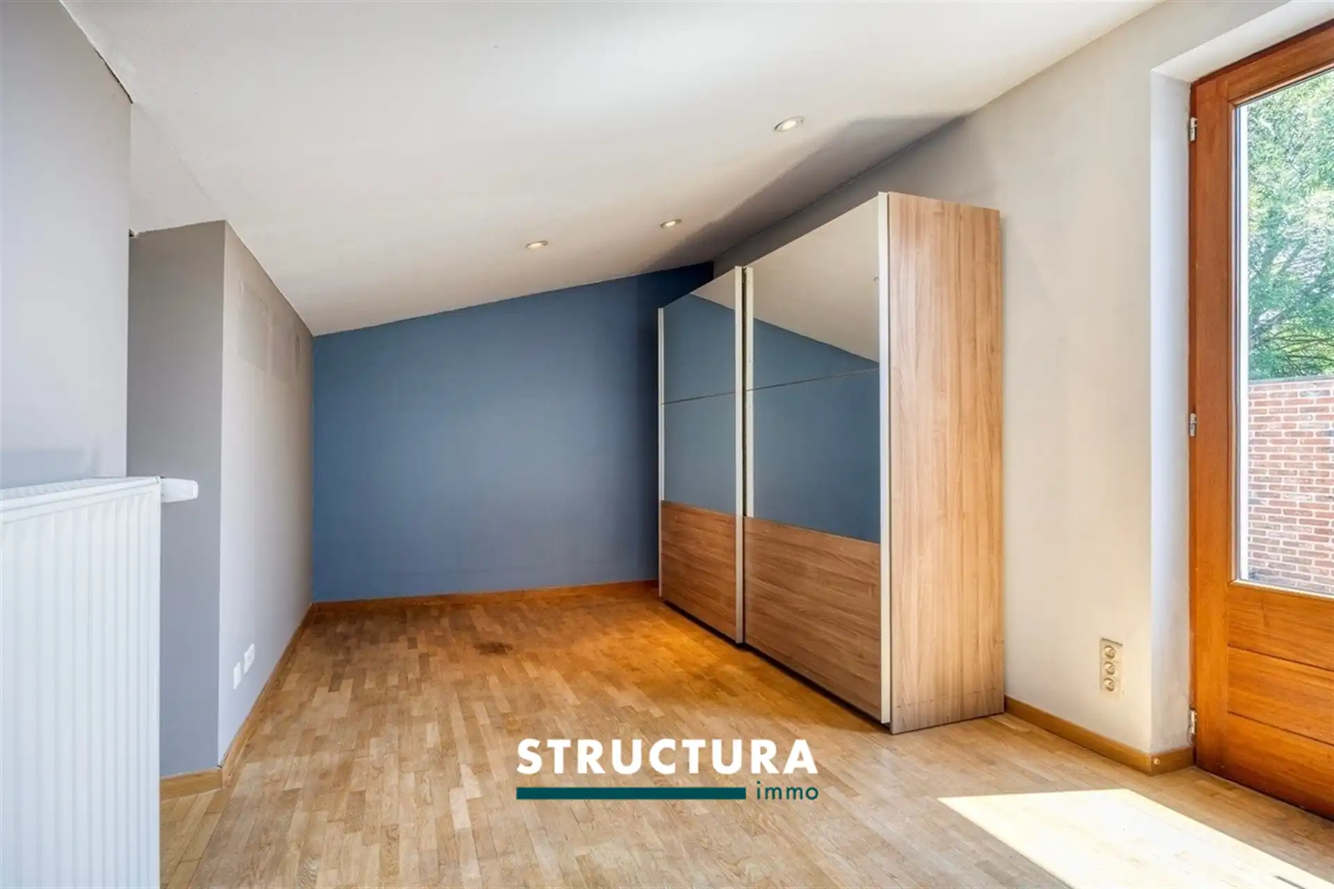 Prachtige woning met ruime loods foto 28