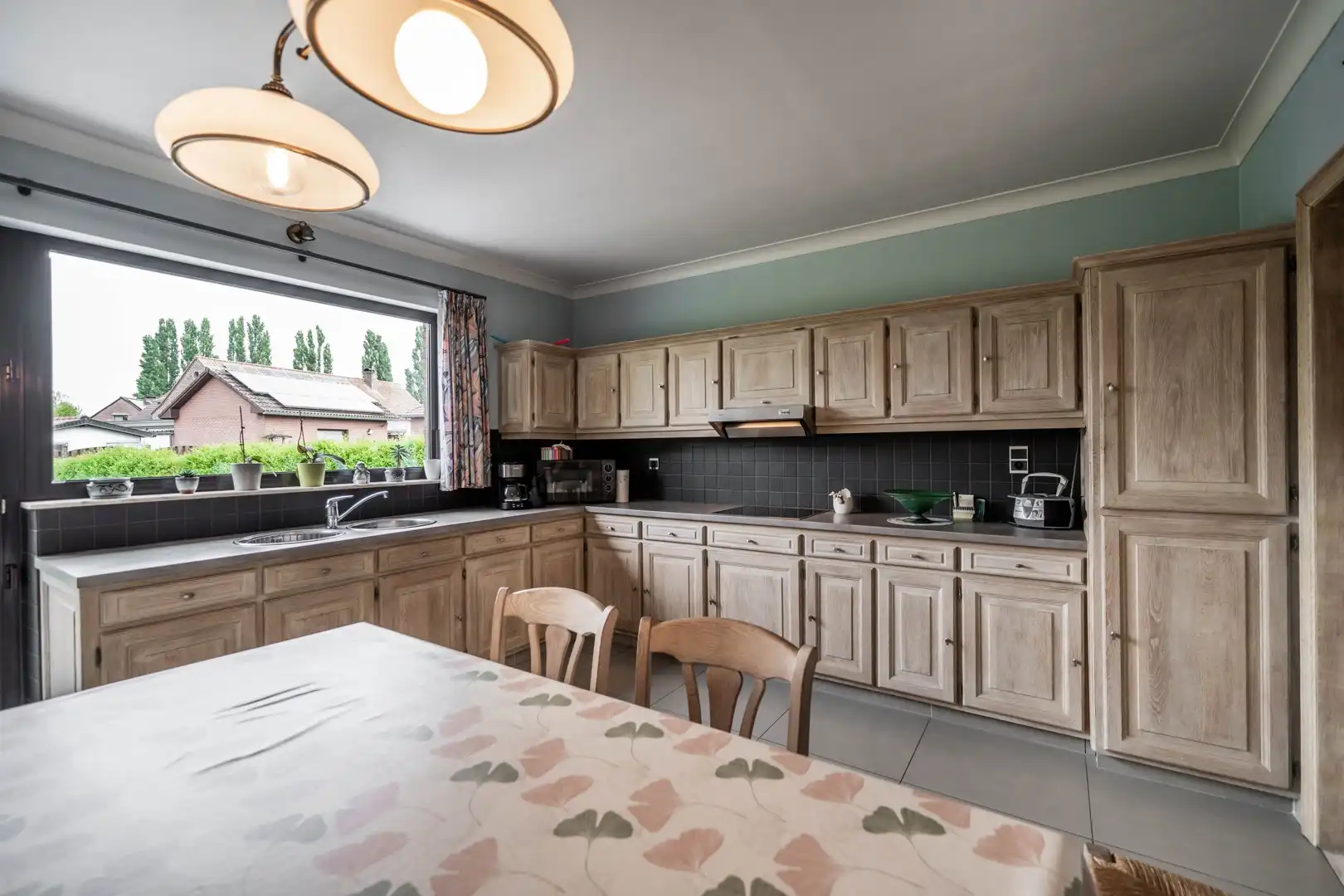 Comfortabele gezinswoning met 3 slaapkamers en verzorgde tuin foto 10