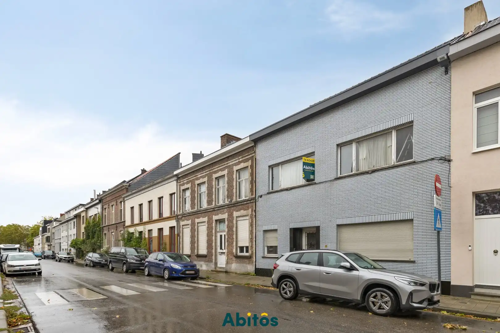 Uitzonderlijke renovatiekans op toplocatie in Ekkergem foto {{pictureIndex}}