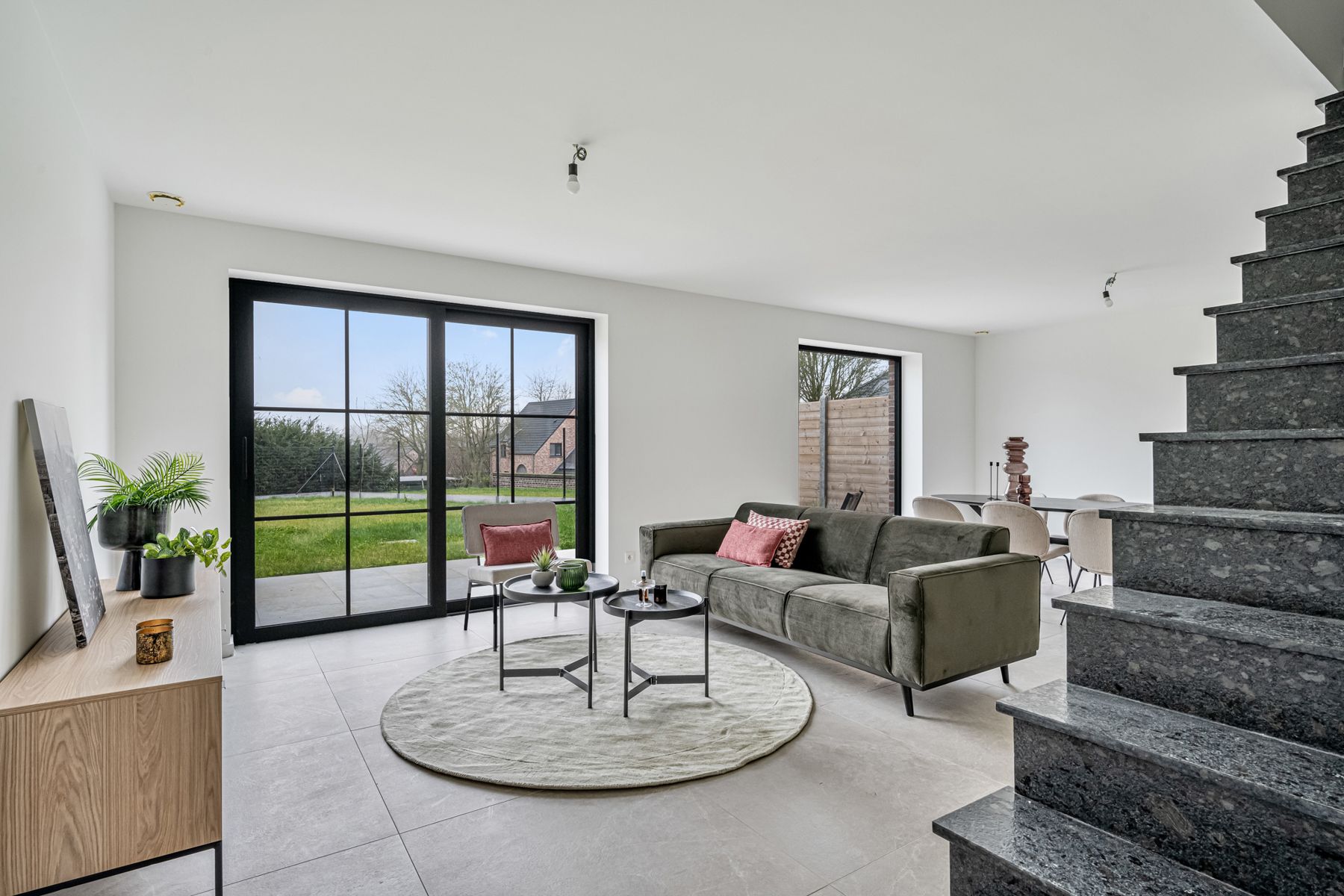Label A: nieuwbouw met 3 kamers, tuin en garage foto {{pictureIndex}}
