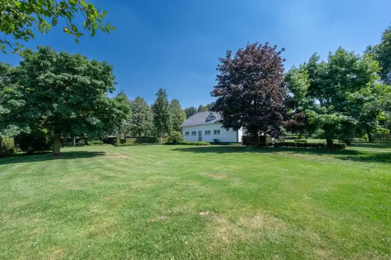 Villa te huur in agrarisch buitengebied van Essen, nabij de grens met Nederland. foto 39