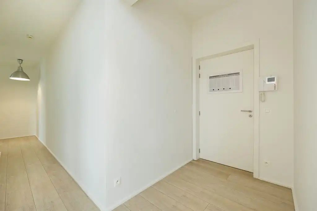 Recent appartement met panormaisch zicht en parkeerplaats foto 12