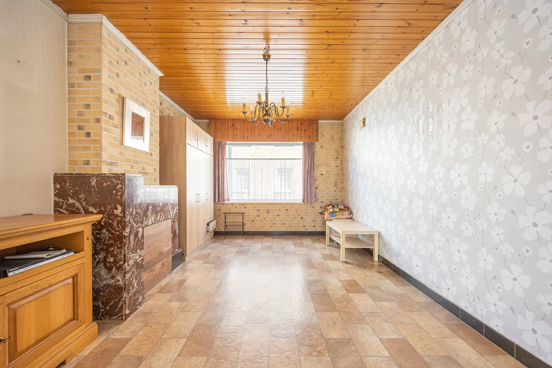 CENTRAAL GELEGEN WONING MET ZONNIGE TUIN EN STERK POTENTIEEL foto 5