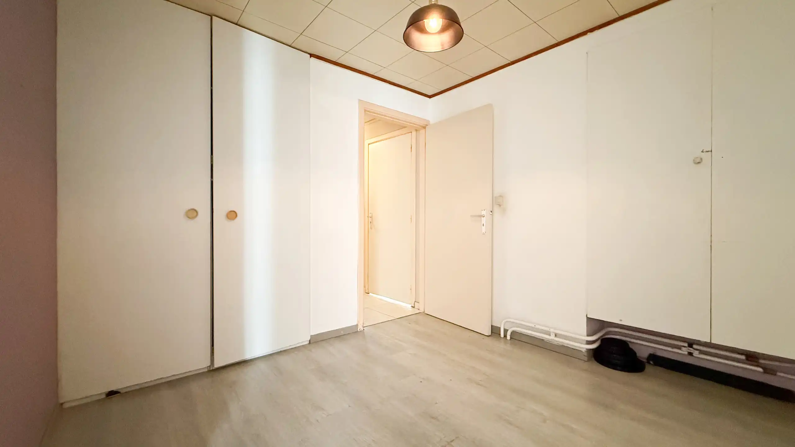 Moderne en gezellige woning met 5 slpkmrs en zonnepanelen! foto 23