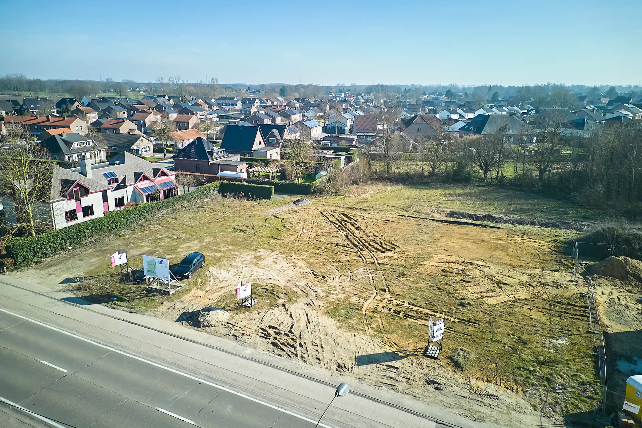 Drie vergunde bouwgronden te koop foto 7