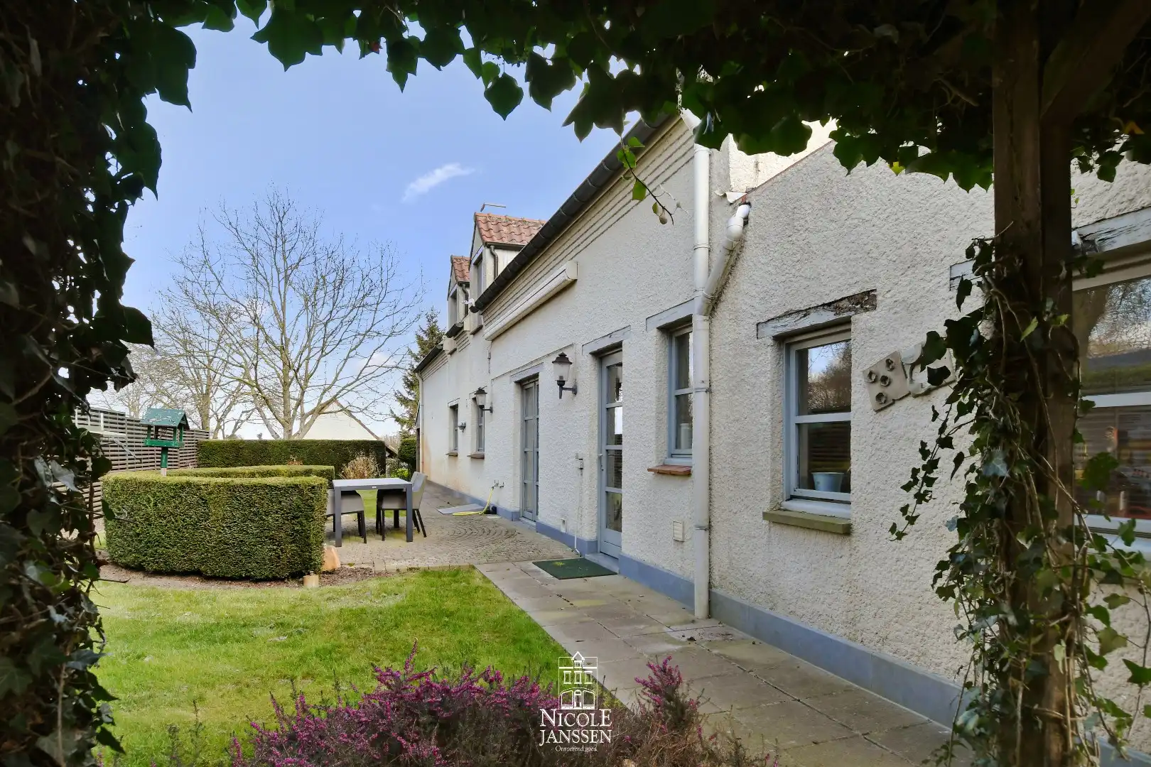 Ruime villa op een royaal perceel foto 29