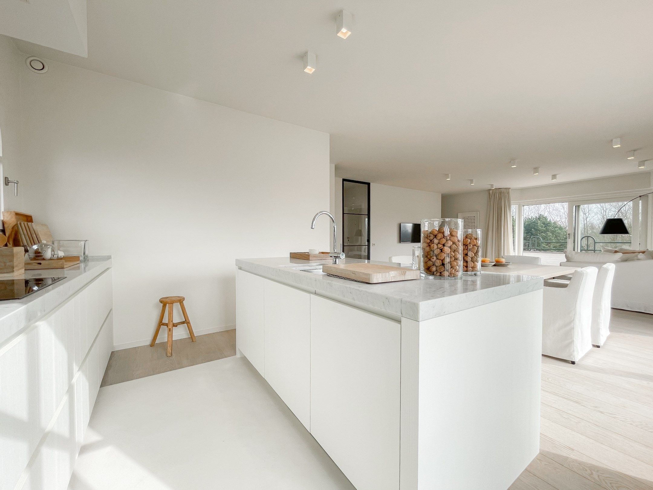 Subliem hoekappartement met ruime terrassen gelegen in het prestigieuze domein Tennis Garden. foto 11