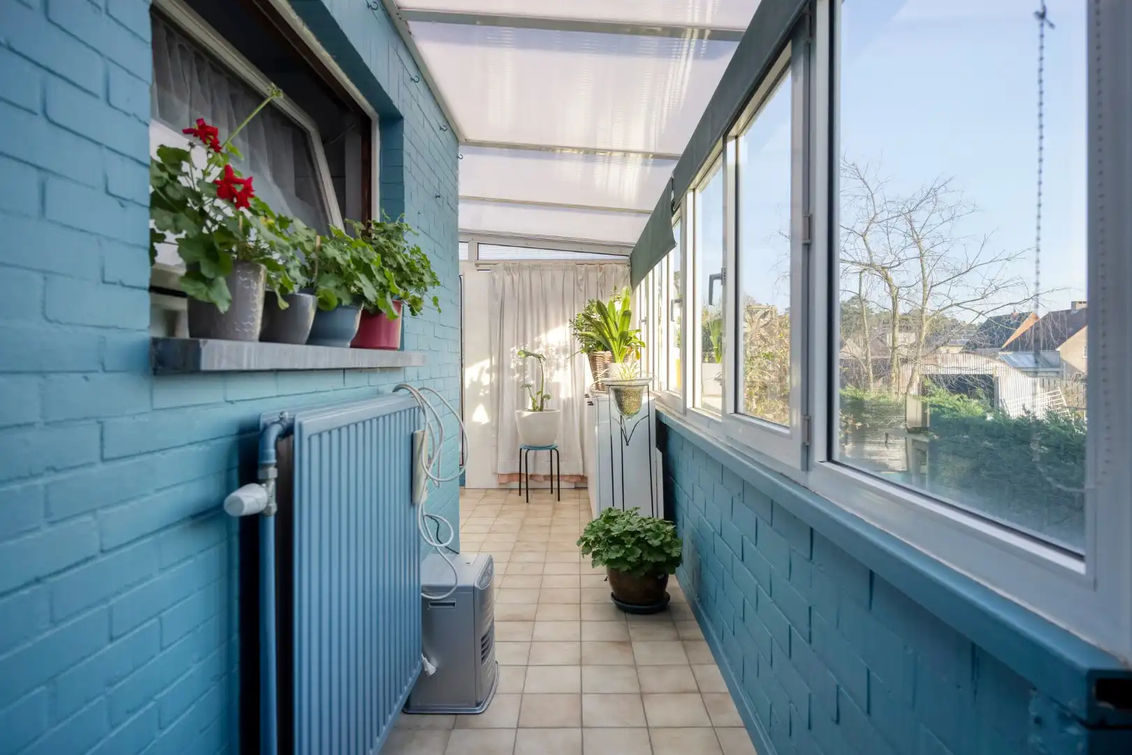 Ruim ingedeelde woning met o.a. 4 slpks op een rustig gelegen perceel van 1.069 m². foto 24