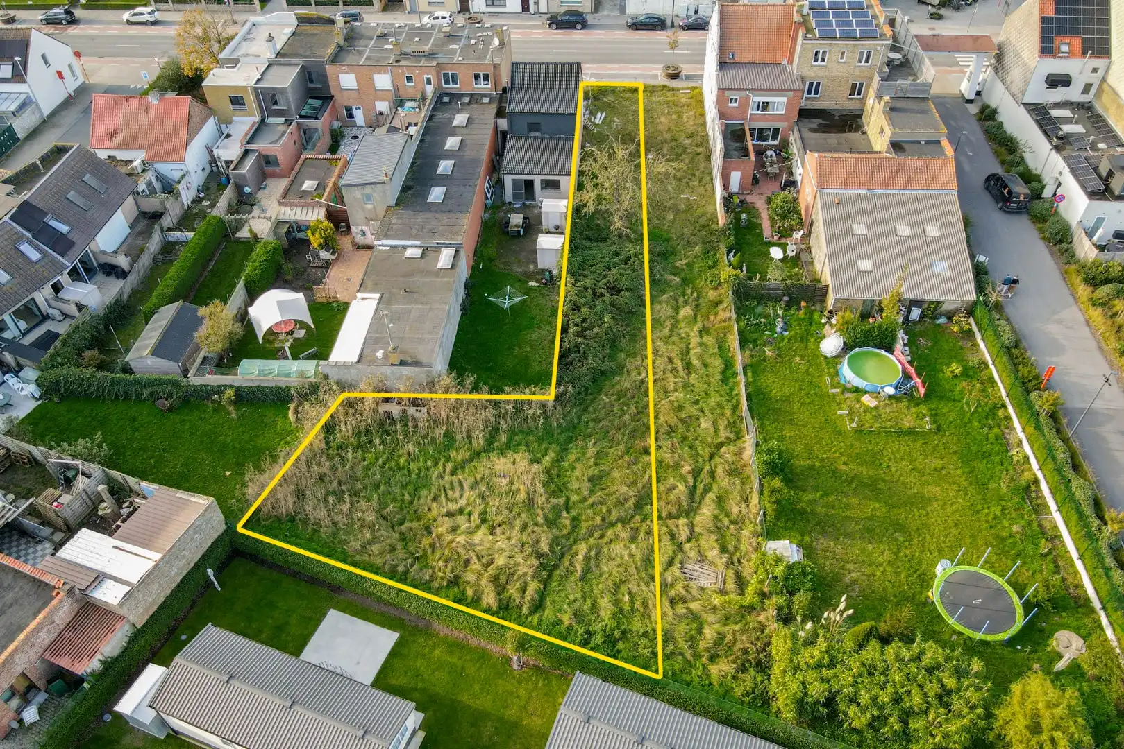 Perceel bouwgrond op ca 600 m² langs verbindingsweg tussen Middelkerke & Nieuwpoort foto {{pictureIndex}}