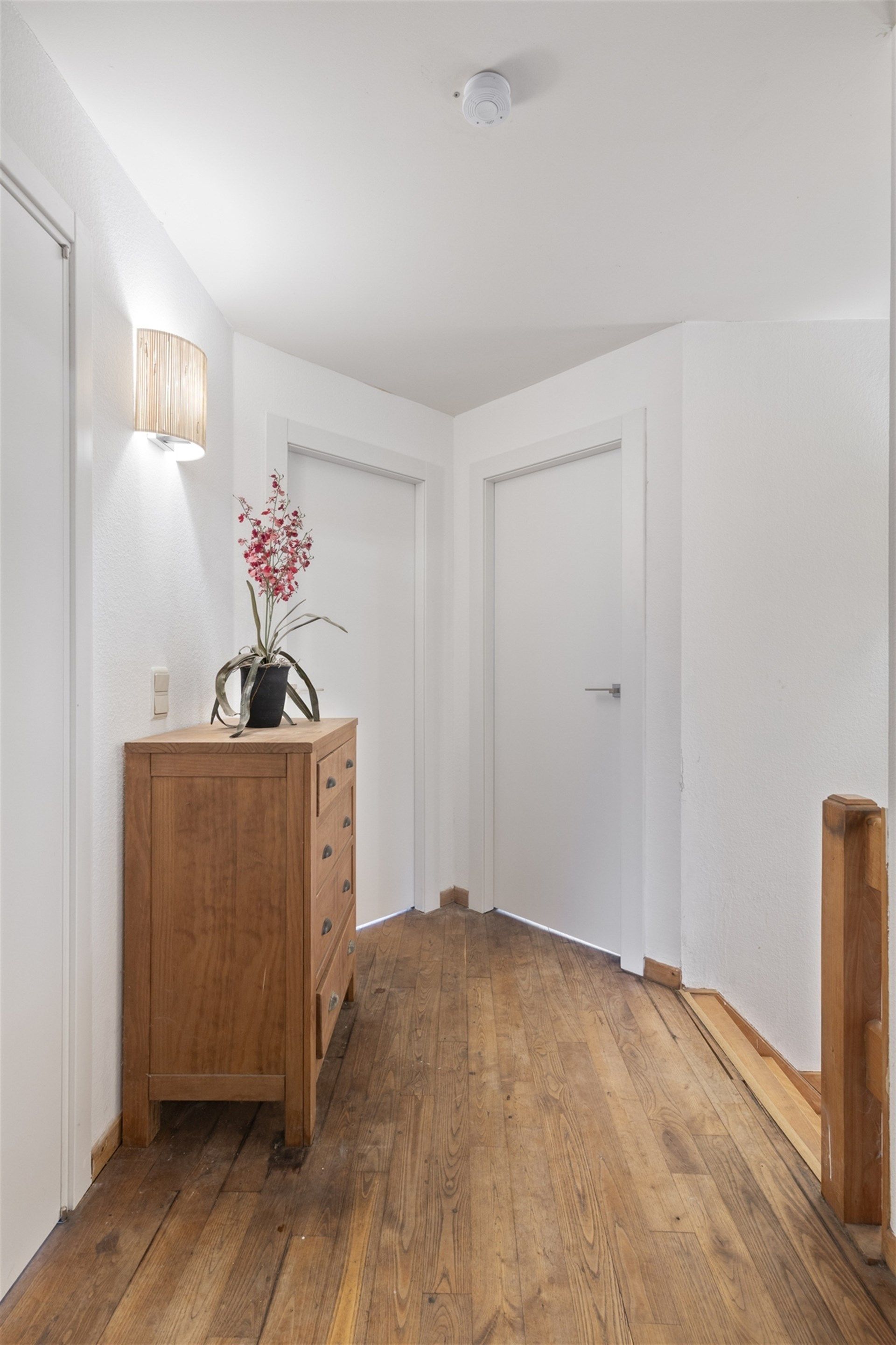 Woning met 4 slaapkamers in een rustige woonwijk foto 7