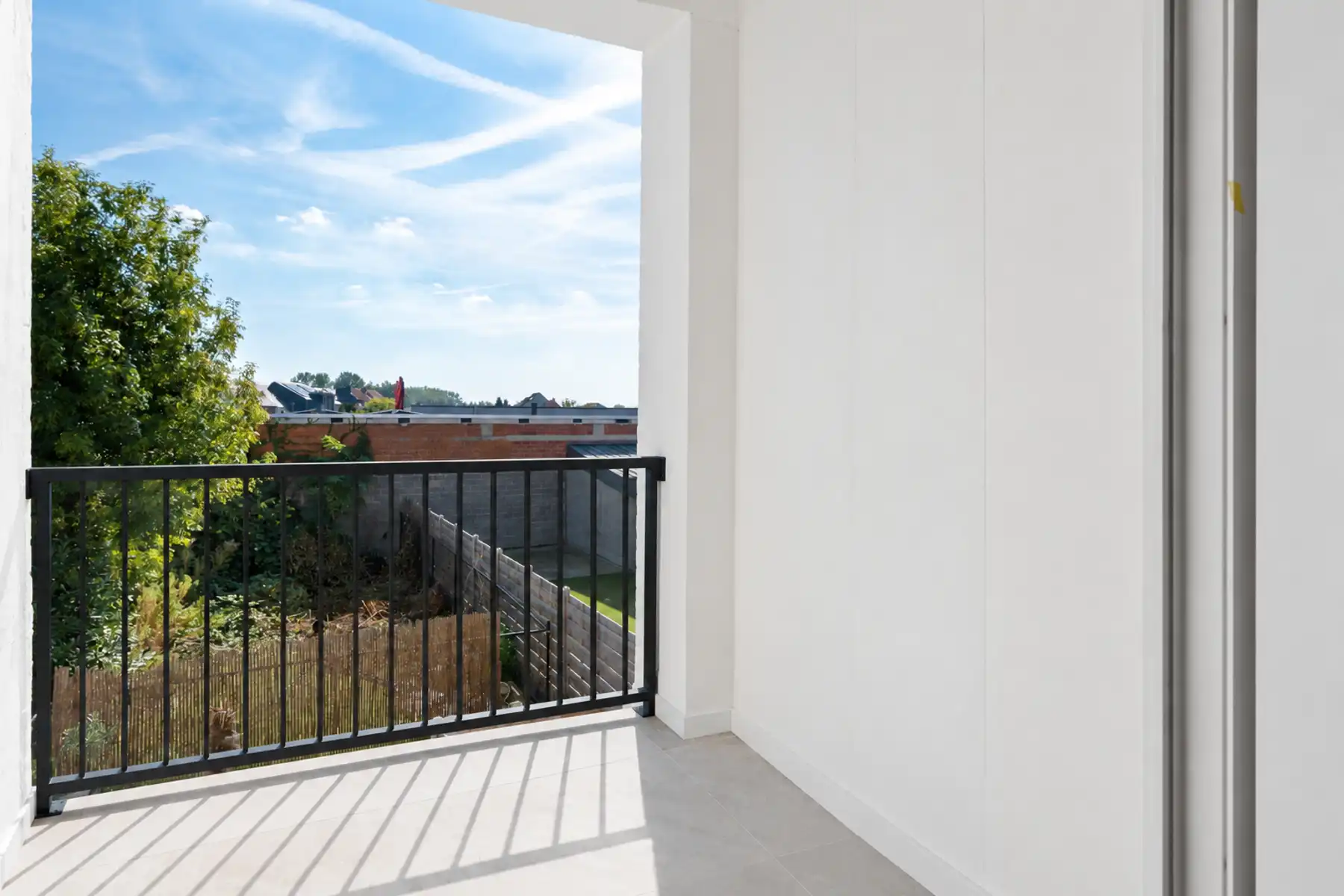 Instapklaar 2slpk-duplexappartement met 2 badkamers, terras en tuin! foto 15