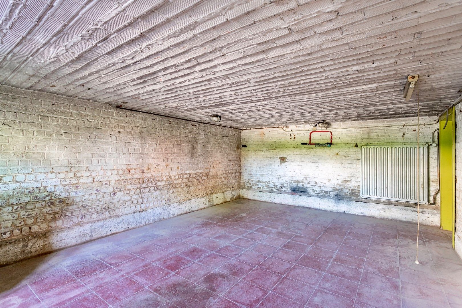 Ruime woning met 3-4 slpk, garage en tuin. foto 22