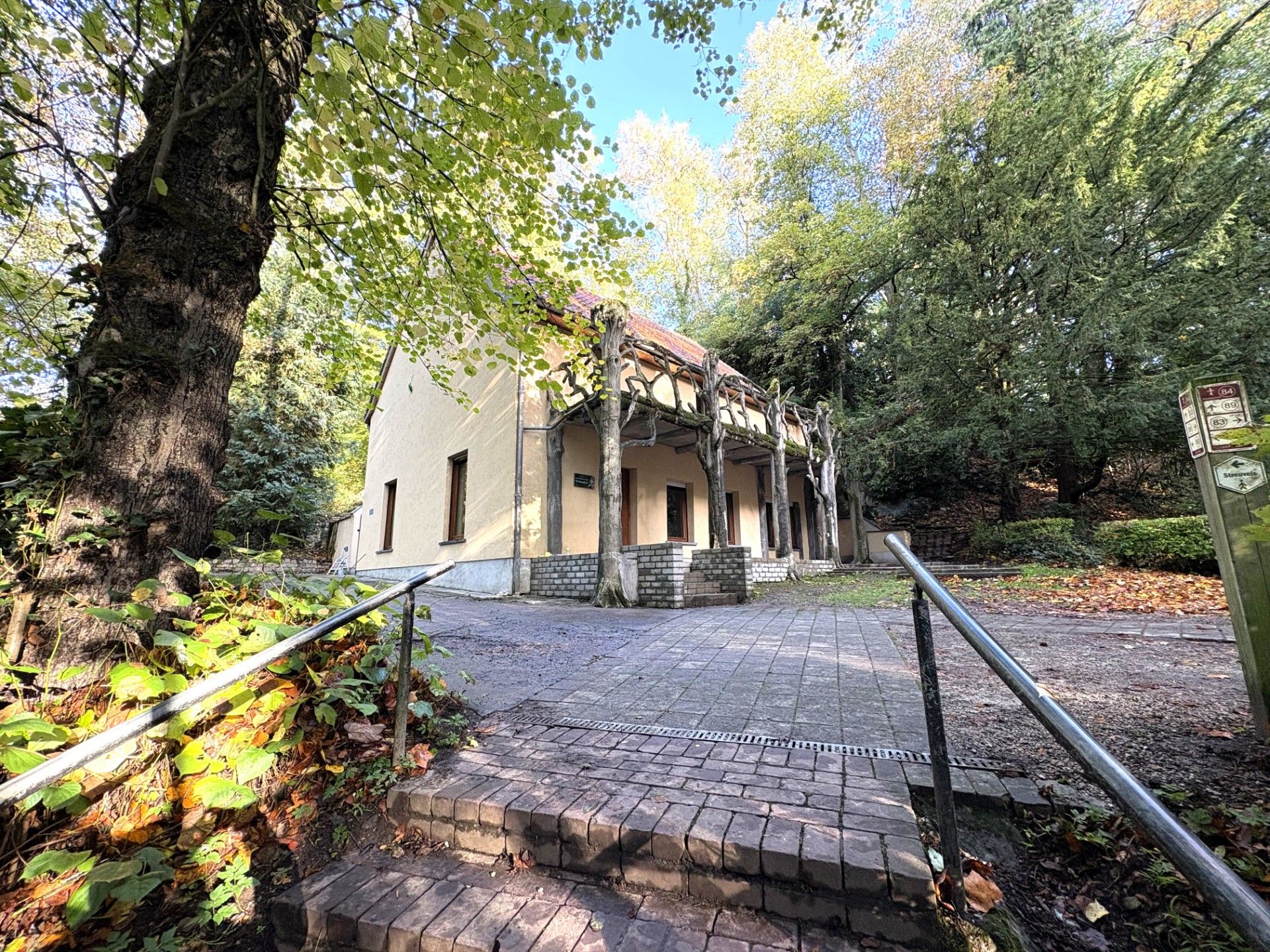 Exclusieve woning in het St. Arnolduspark Tiegem foto 2