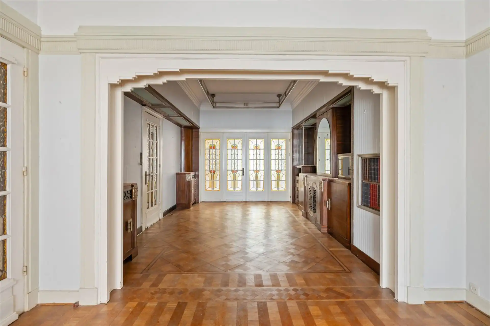 Ruime herenwoning met garage en 8 slk! foto 3