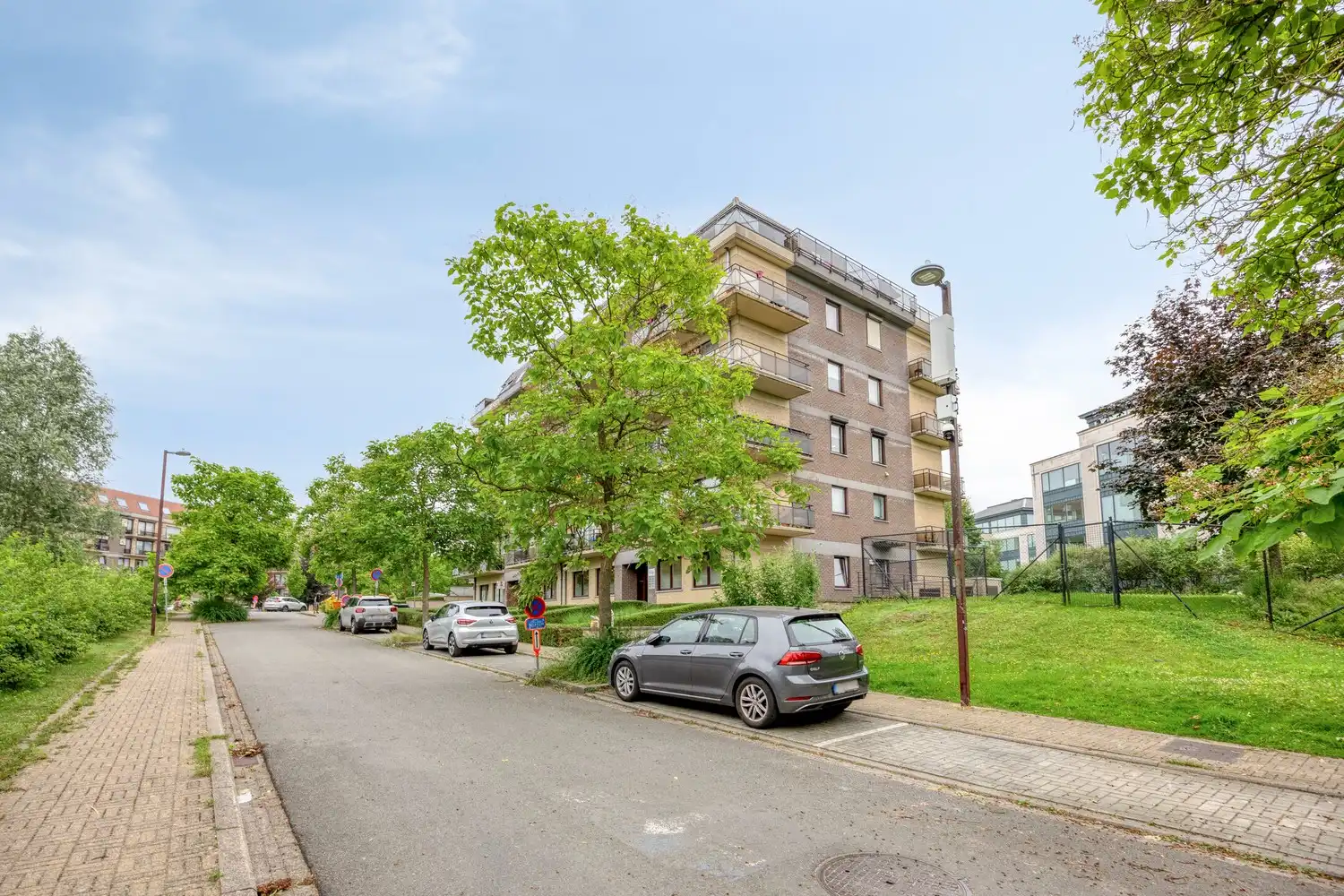 Ruim en lichtrijk appartement met twee terrassen en uitzicht op het Vijverpark aan de rand van Anderlecht 🌿 foto 26