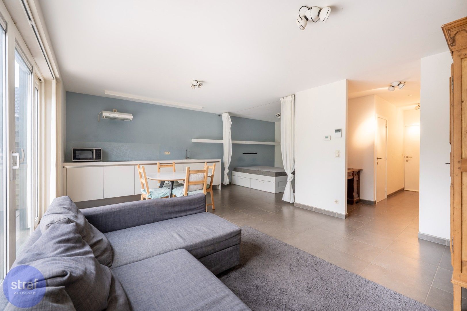 Gezellige gelijkvloerse studio met zonnige tuin foto 2