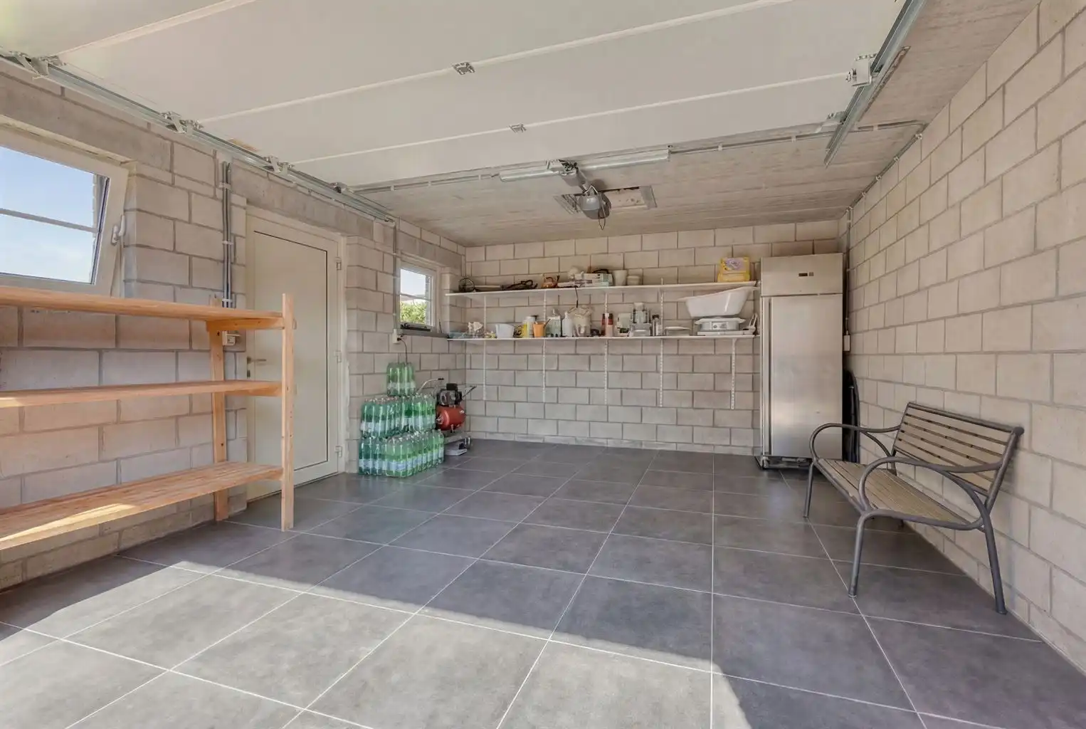 Prachtige vrijstaande villa met 5 (+3) slaapkamers, garage en omheinde tuin, ideaal gelegen op een boogscheut van het centrum van Maaseik.  foto 35