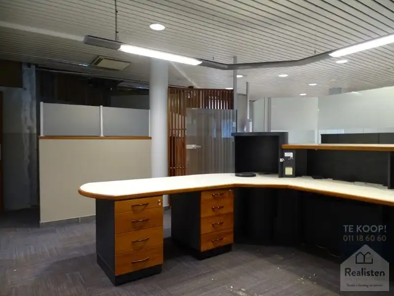 Voormalig bankkantoor foto 20