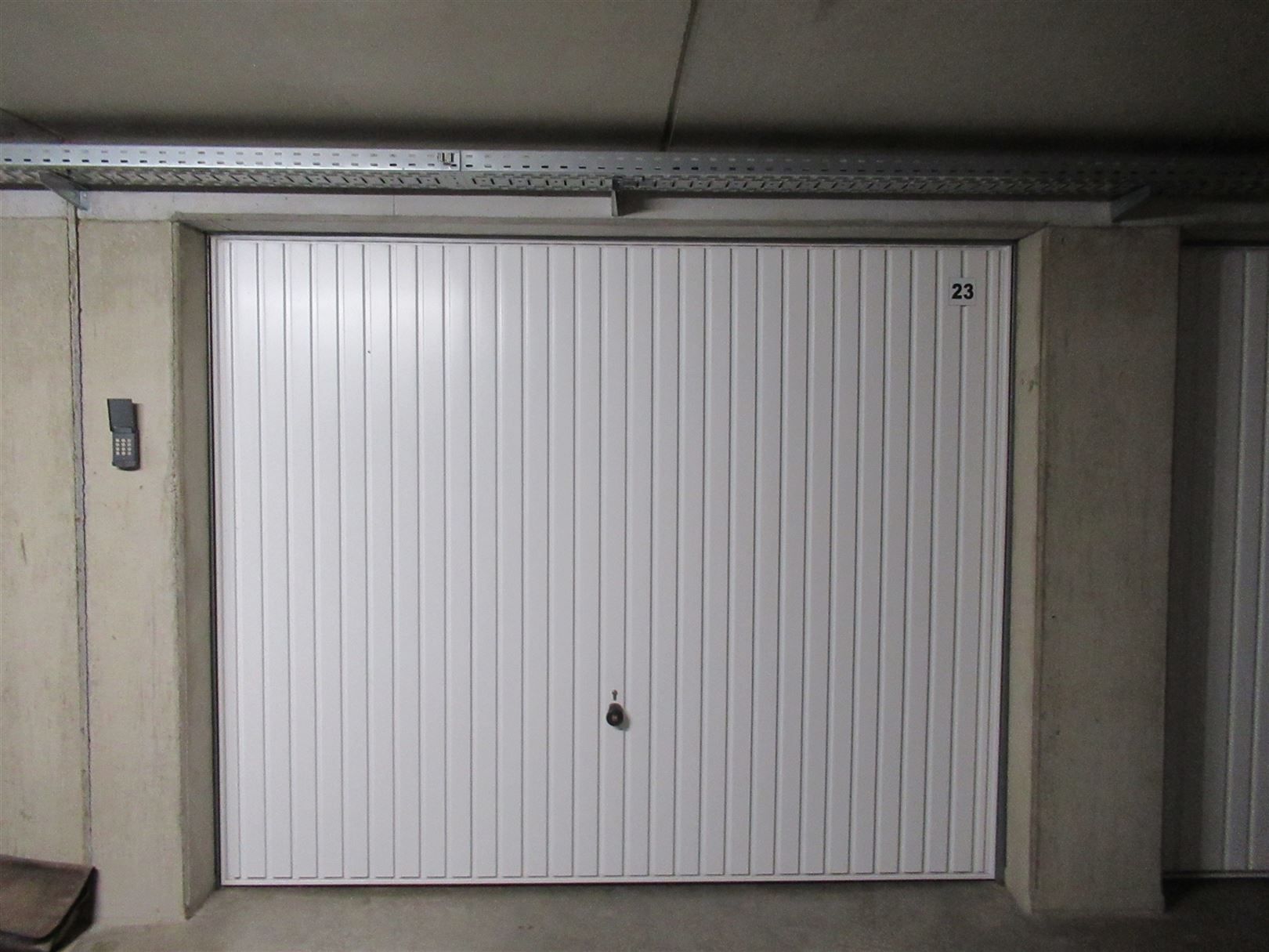 Appartement met 2 slpk's, terras en garage in centrum van Sint-Truiden. foto 19