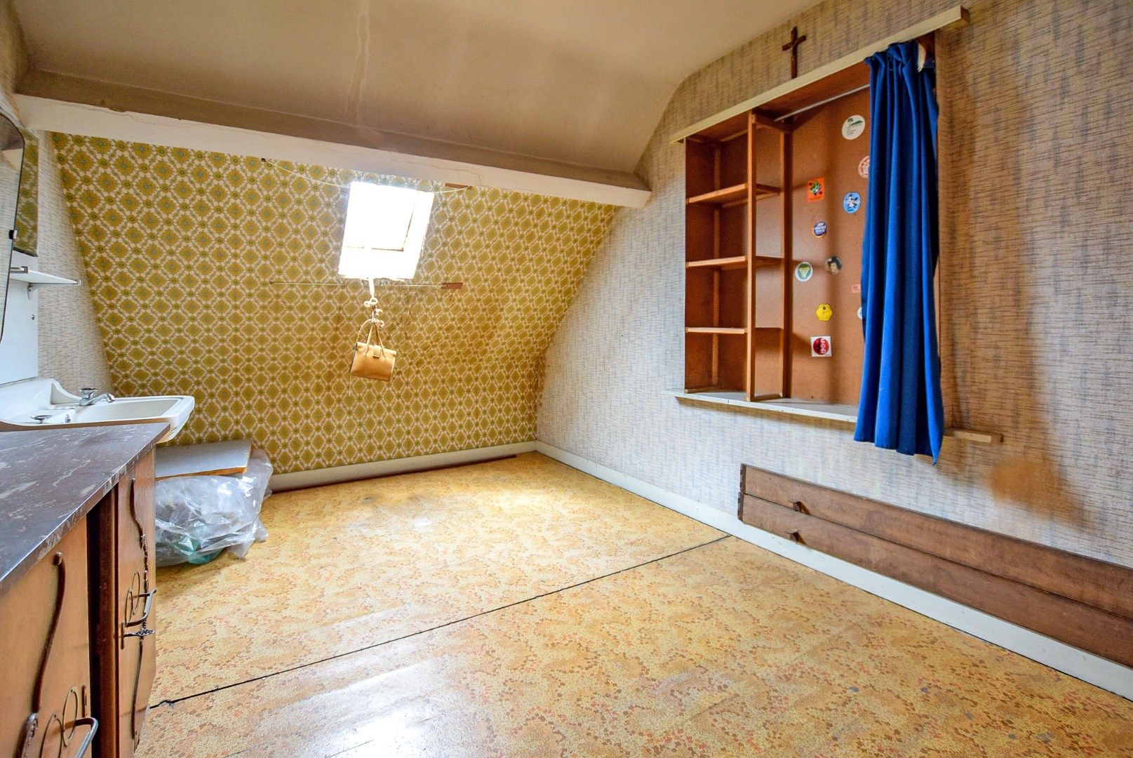 Goed gelegen te renoveren rijwoning bestaande uit een voorgebouw en achterbouw, pal in het centrum van De Panne.  foto 26
