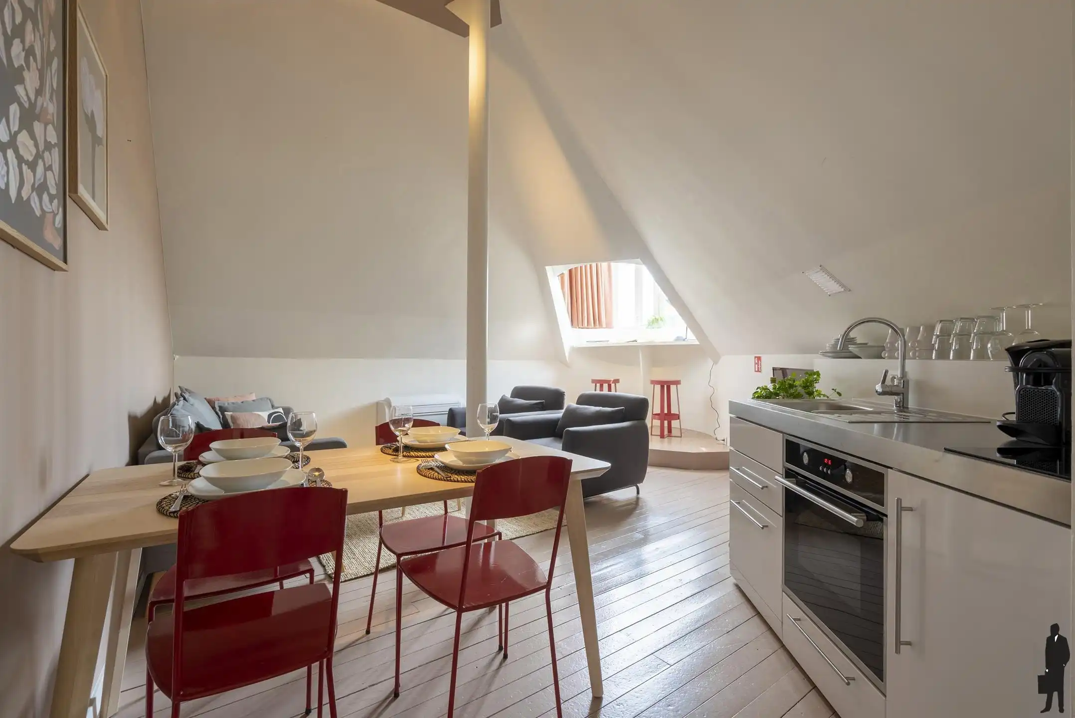 Iconisch hoekpand met drie vergunde duplexen aan het Mechelseplein foto 10