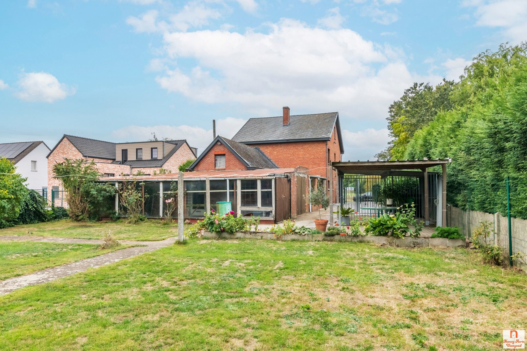 Ruime woning met 4 slaapkamers en uitbreidingsmogelijkheden foto 32