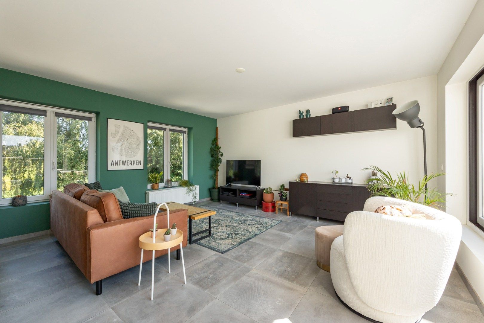 Gerenoveerd (2017) 2-slaapkamer appartement (112m²) met terras en autostaanplaats!  foto 6