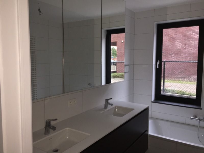 Recent, instapklaar 2-slpk appartement met terras/tuin en 2 parkeerplaatsen foto 5