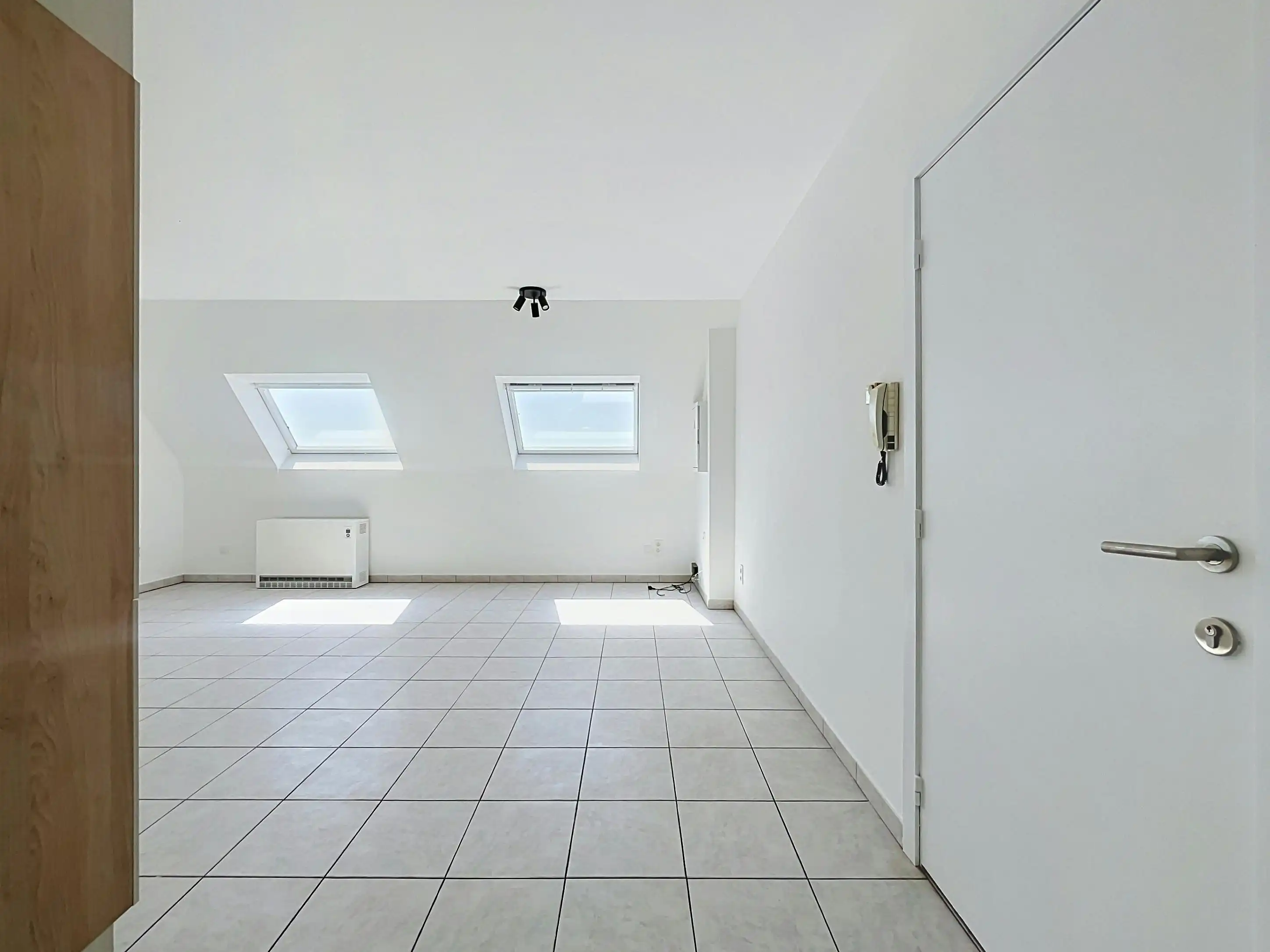 Dakappertement met 1 slaapkamer te koop aan station Eeklo foto 3