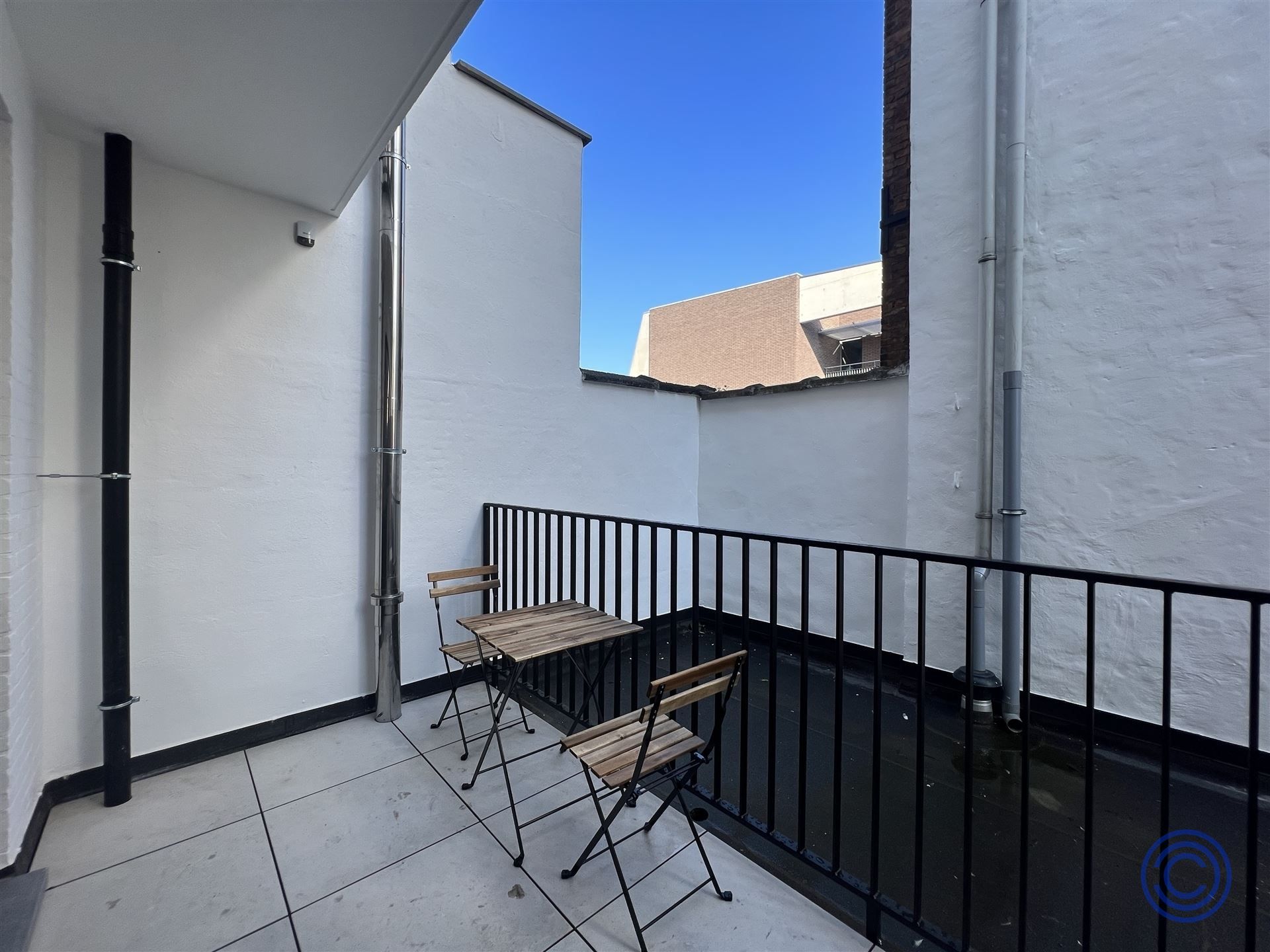 OPBRENGST:18 gerenoveerde studio's + kelder! foto 28