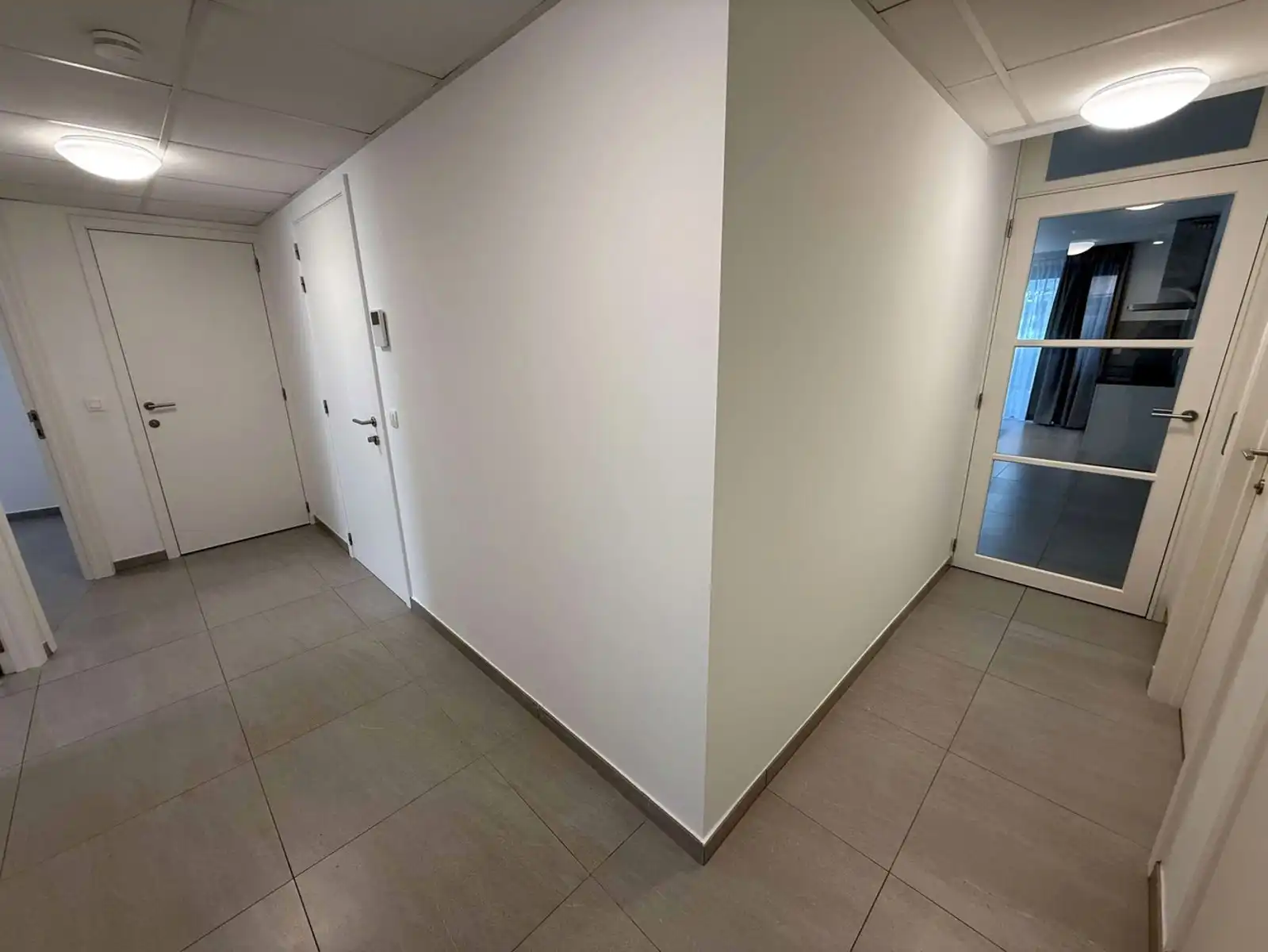 Nieuwbouwappartement 3 kamers, terras en autostaanplaats foto 8