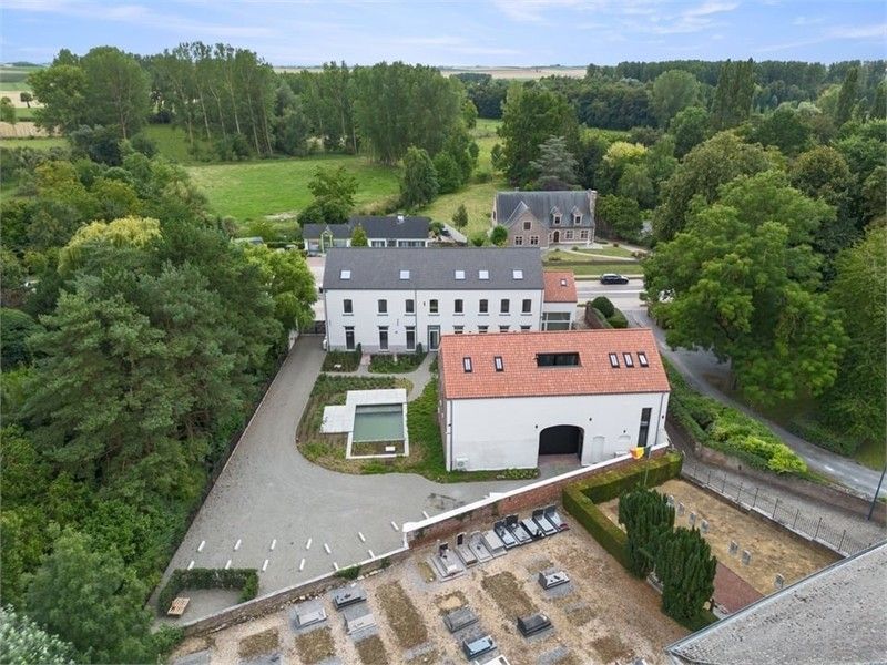 EXCLUSIEF WONEN IN EEN GERESTAUREERDE VIERKANTSHOEVE foto 5