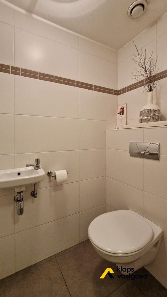 Ruim en aangenaam gelijkvloers appartement op wandelafstand van het centrum van Maaseik. foto 20