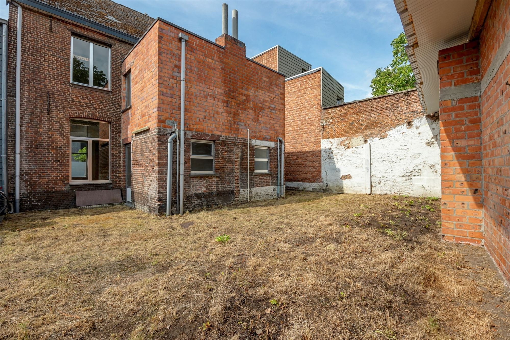 Gunstig gelegen renovatiewoning met 2 tot 4 slaapkamers foto 12