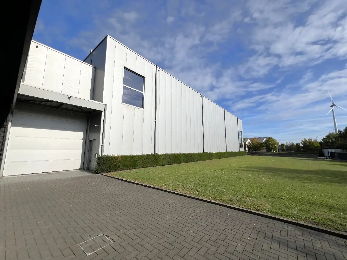 Magazijn met laadkades te huur nabij E17 in Zele foto 7