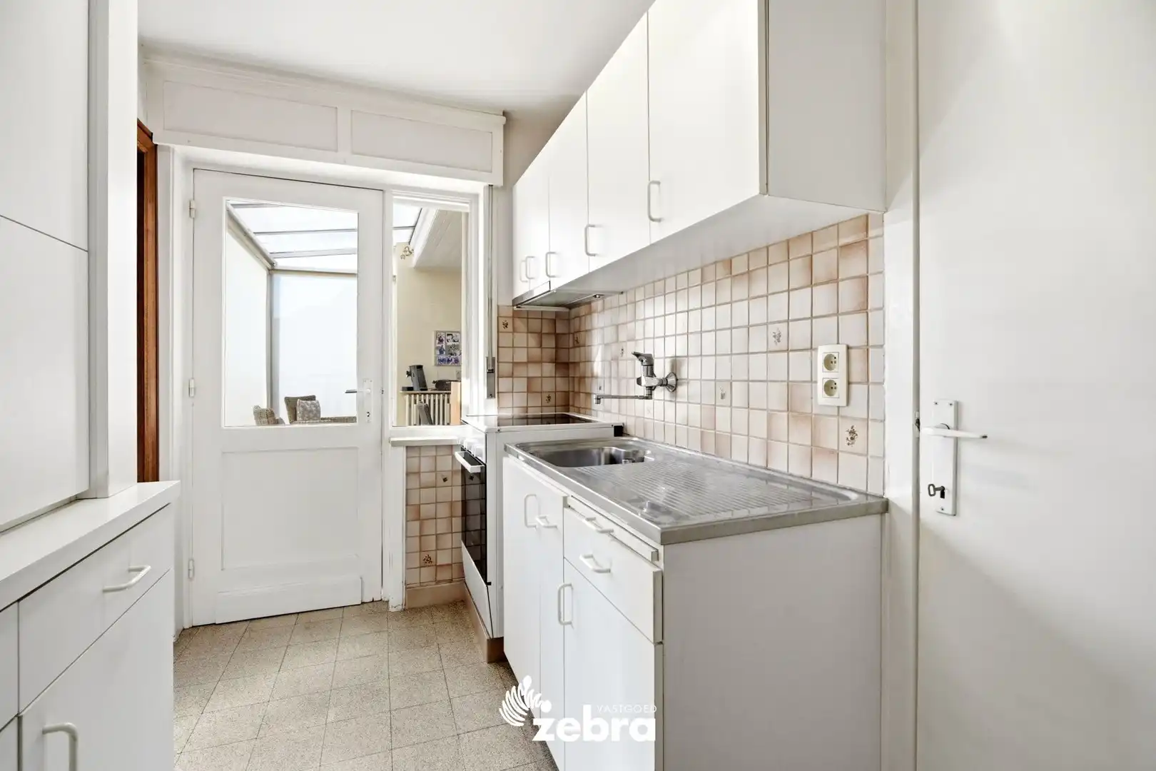 Ruime gezinswoning met 3 slaapkamers, ingerichte zolder, garage en tuin! foto 8
