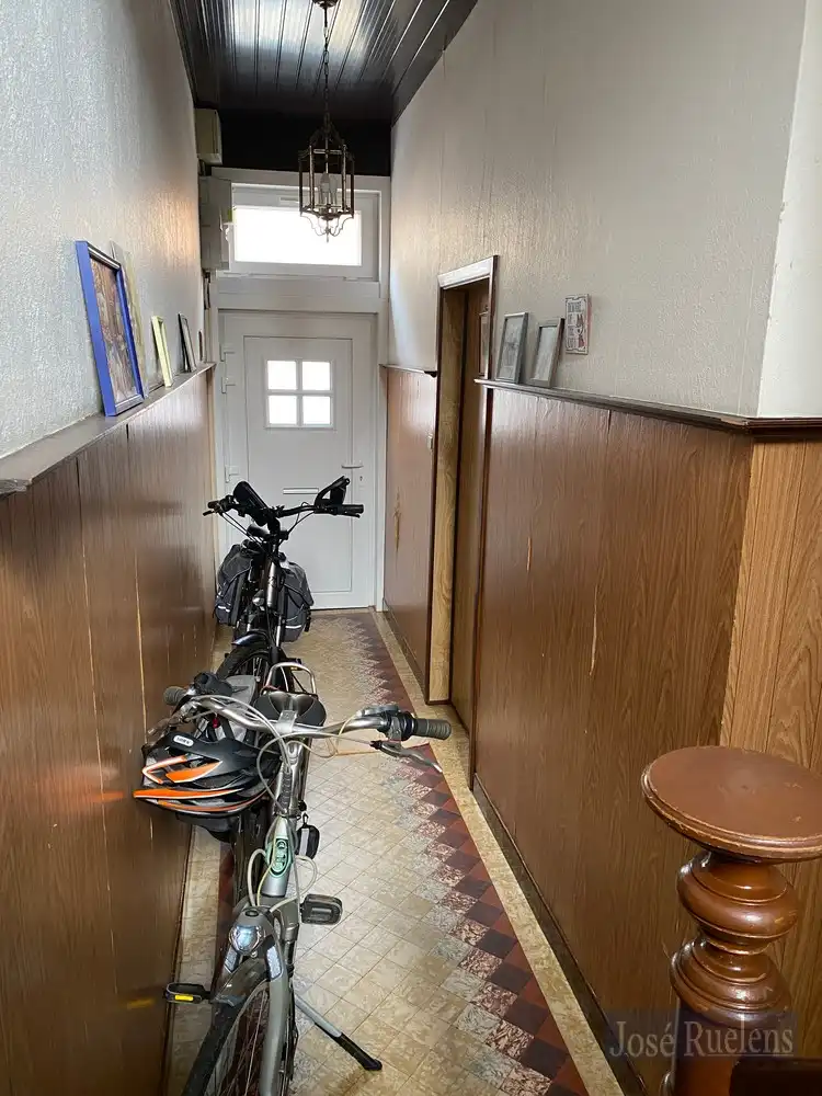 Uitstekend gelegen gezinswoning met aangename stadstuin foto 22