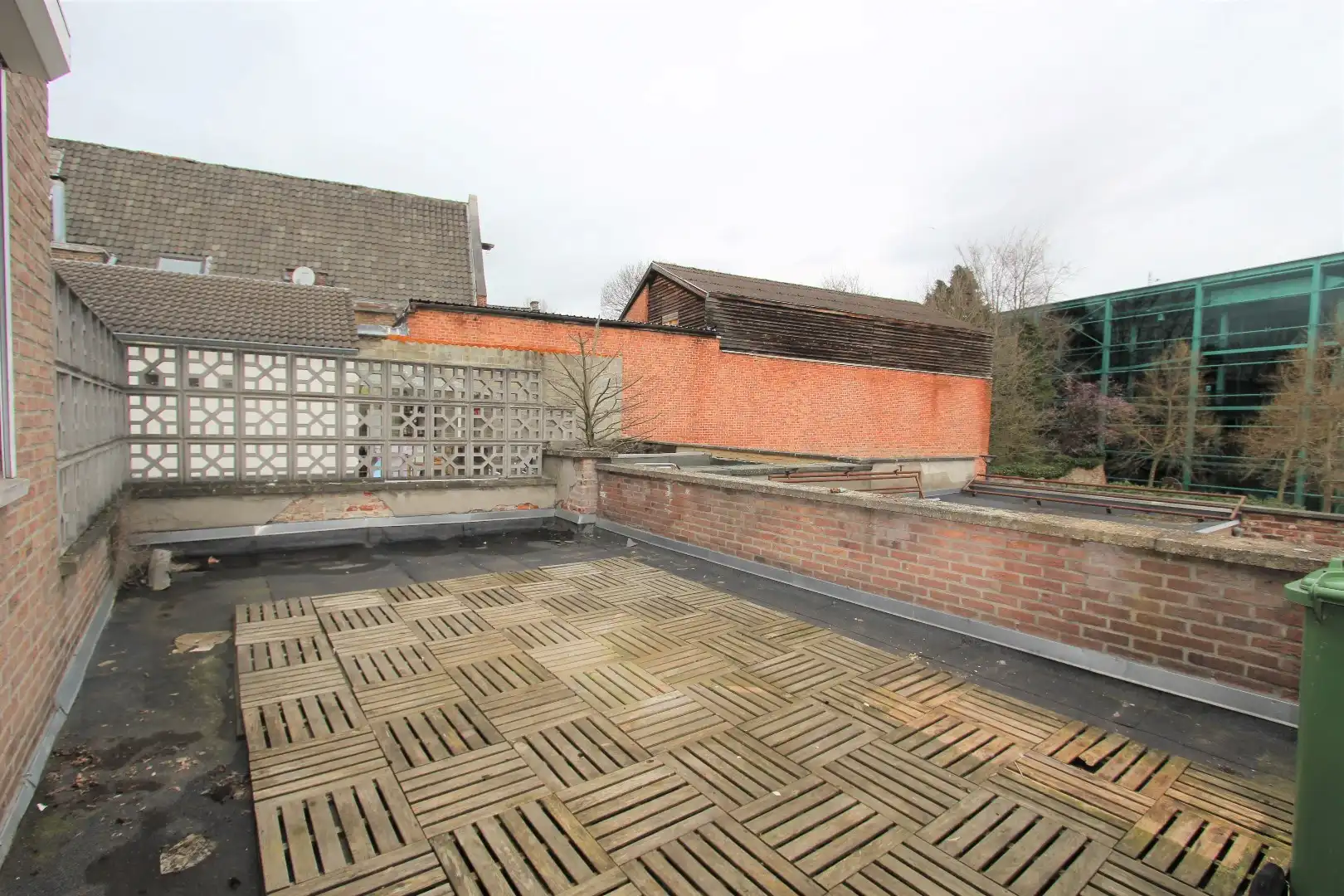 PRACHTIG GELEGEN MODERNE HANDELSWONING foto 13