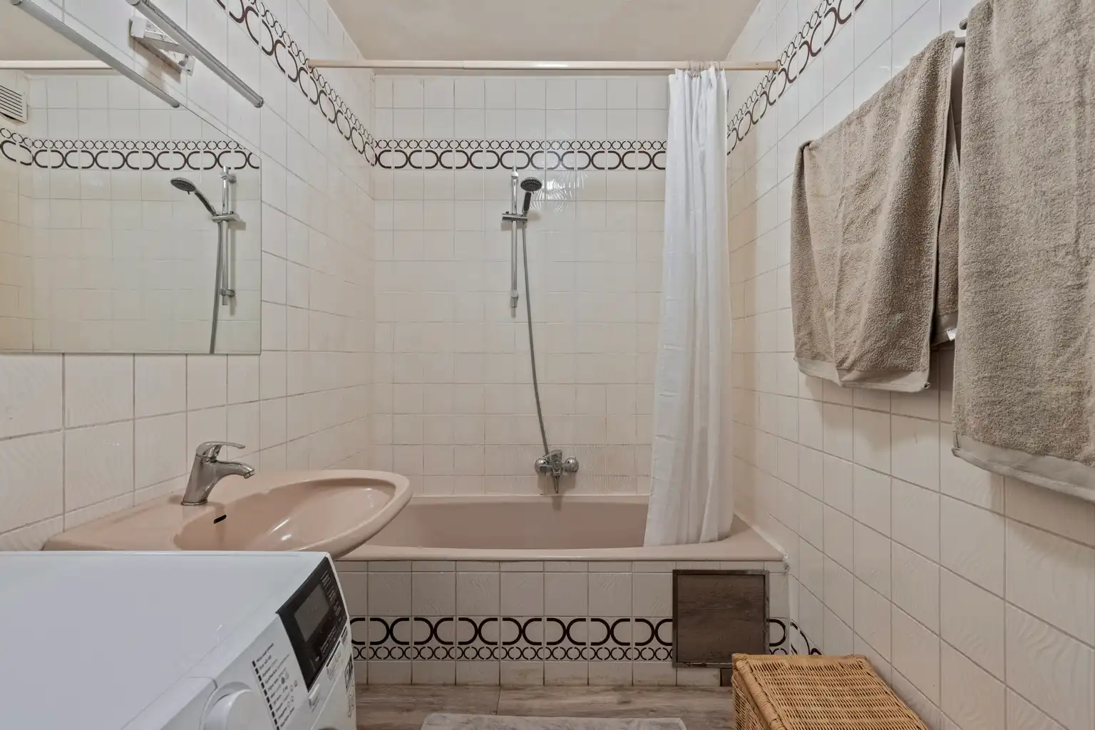 Instapklaar 2 slaapkamer appartement op 2de verdieping foto 6