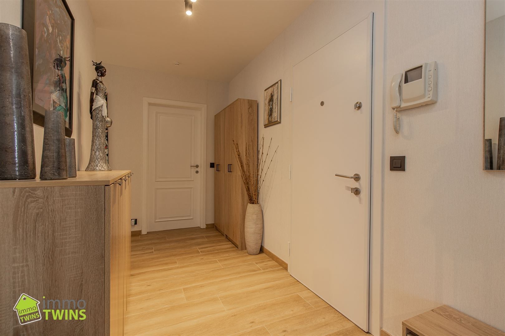 Gerenoveerd 3-slpk appartement (109m²) met ruim dakterras (40m²) foto 9